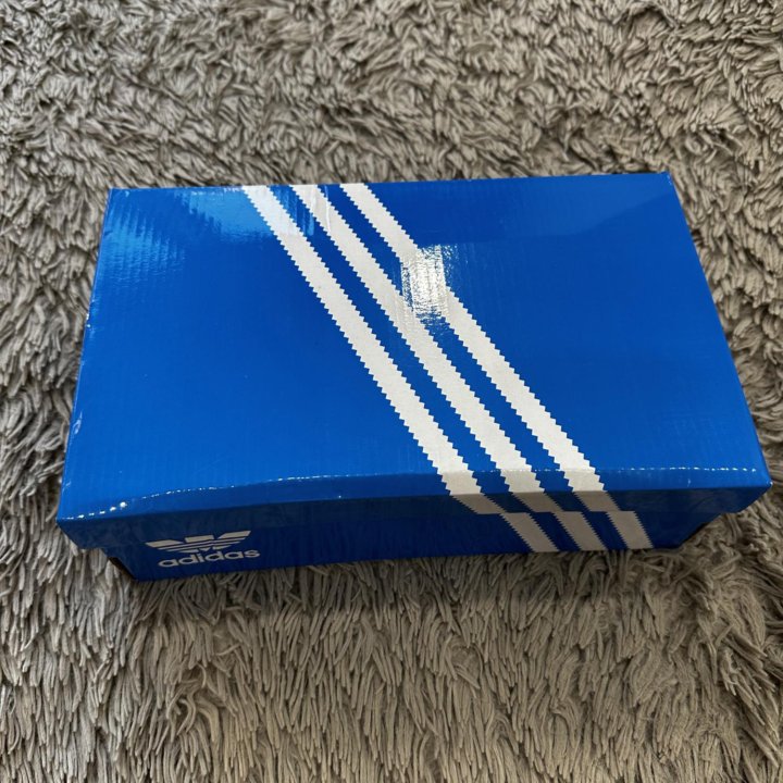 Кроссовки adidas