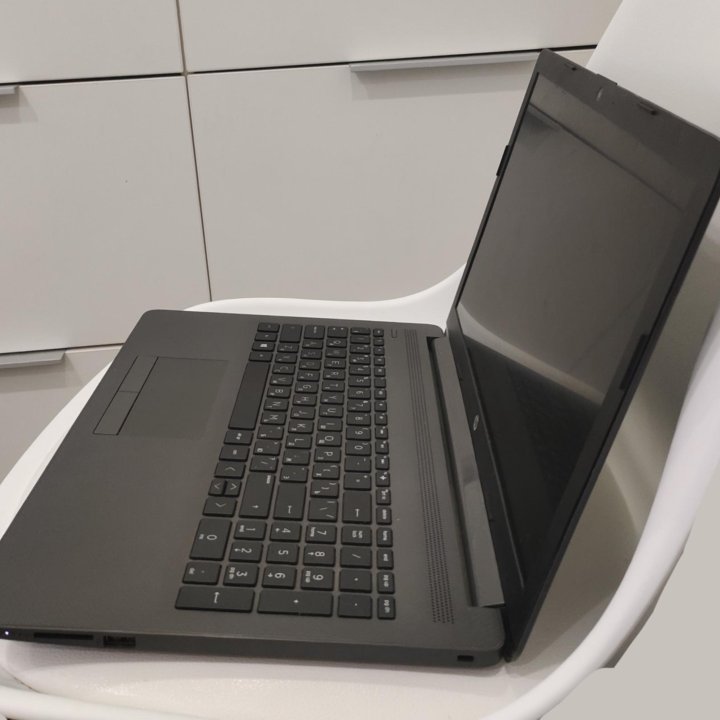 Ноутбук hp 250 G7