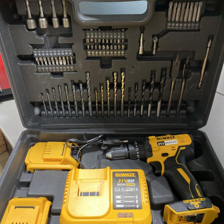 Шуруповерт DeWALT 21 v набор