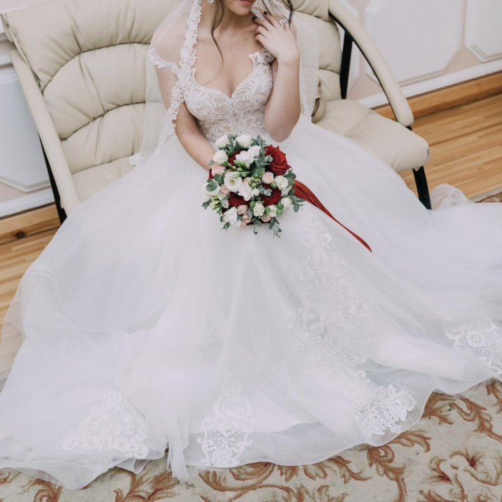 Свадебное платье