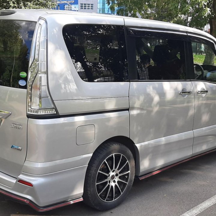 Nissan Serena, 2016