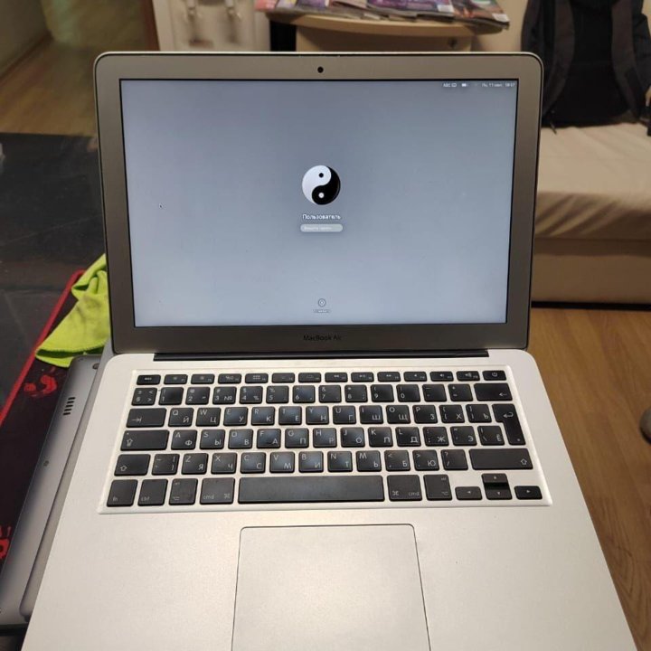 MacBook Air 13 2013 CORE I5 1300mhz/4gb/128gb SSD/