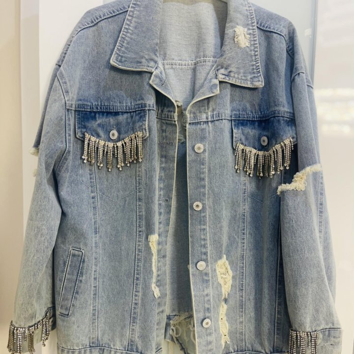 Джинсовая куртка