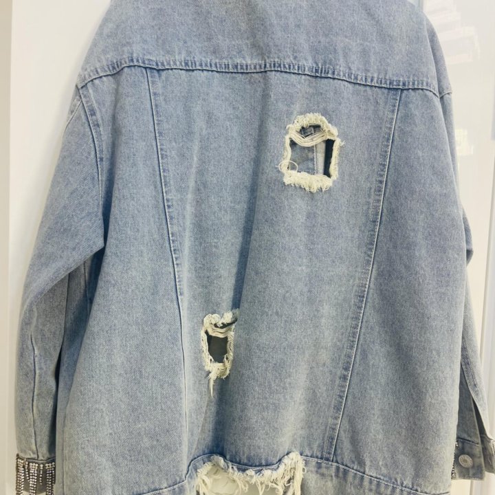 Джинсовая куртка