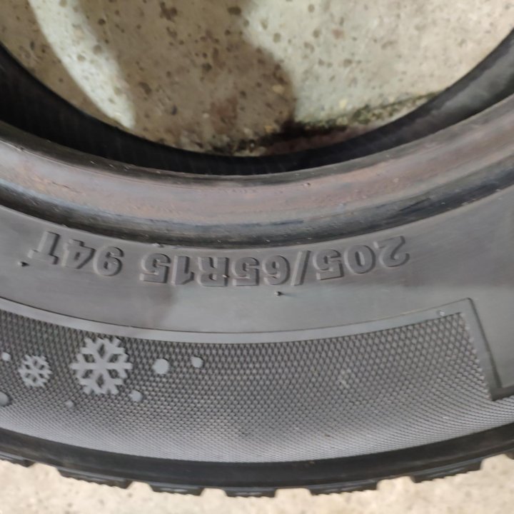 Kumho 205/65/15зима 1шт