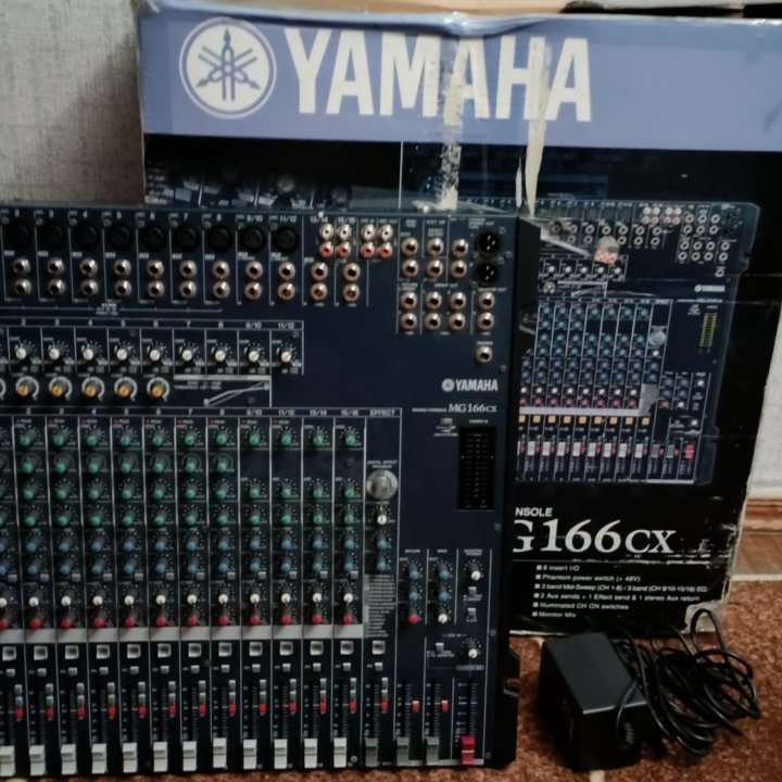 Микшерский пульт Yamaha MG166CX