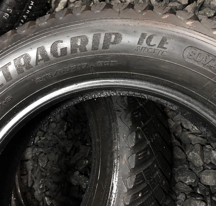 215/65/17 Goodyear UltraGrip Ice Arctic SUV. 1шт