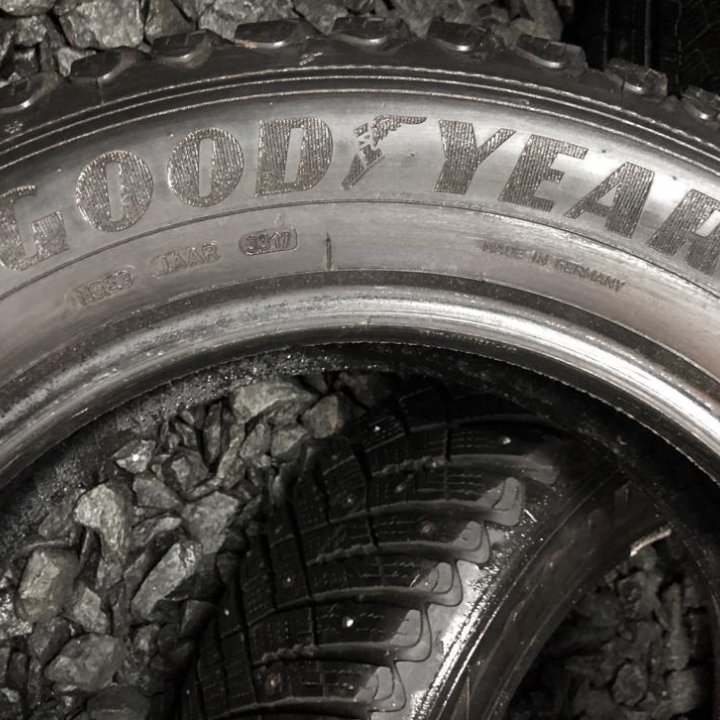 215/65/17 Goodyear UltraGrip Ice Arctic SUV. 1шт