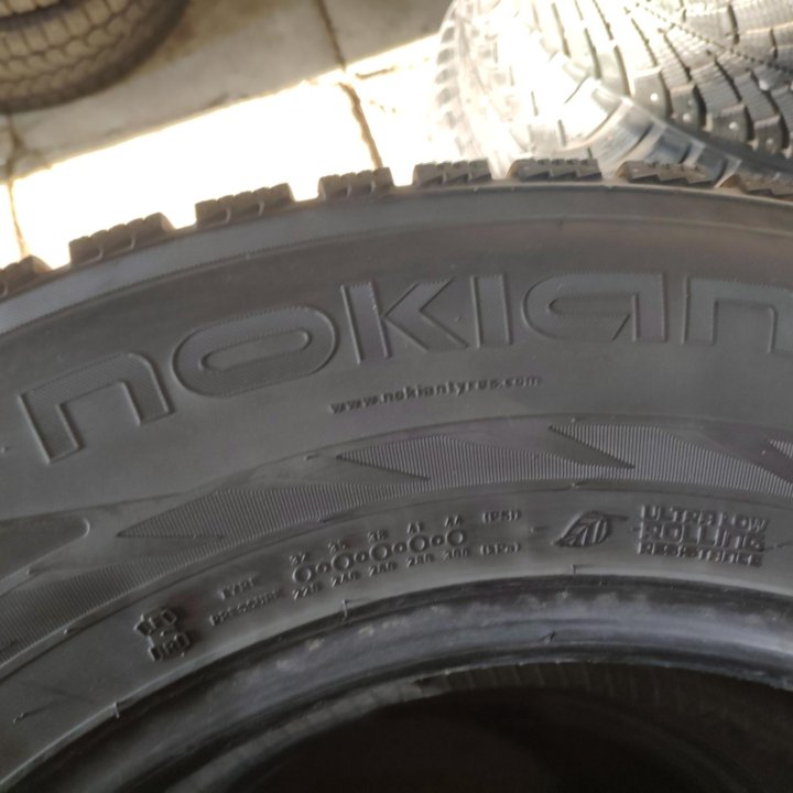 Nokian 285/60/18 зима 3шт