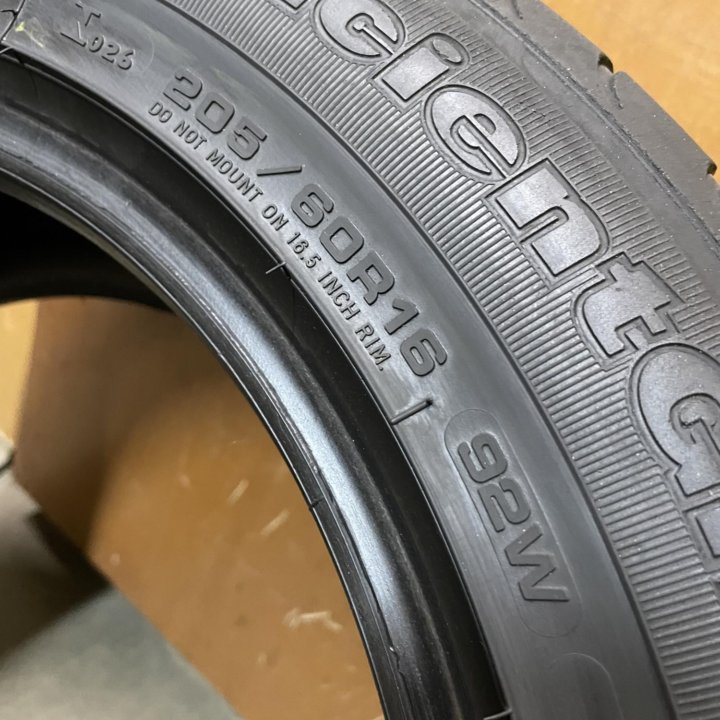 Goodyear Efficintgrip RunFlat 205/60 R16 1шт