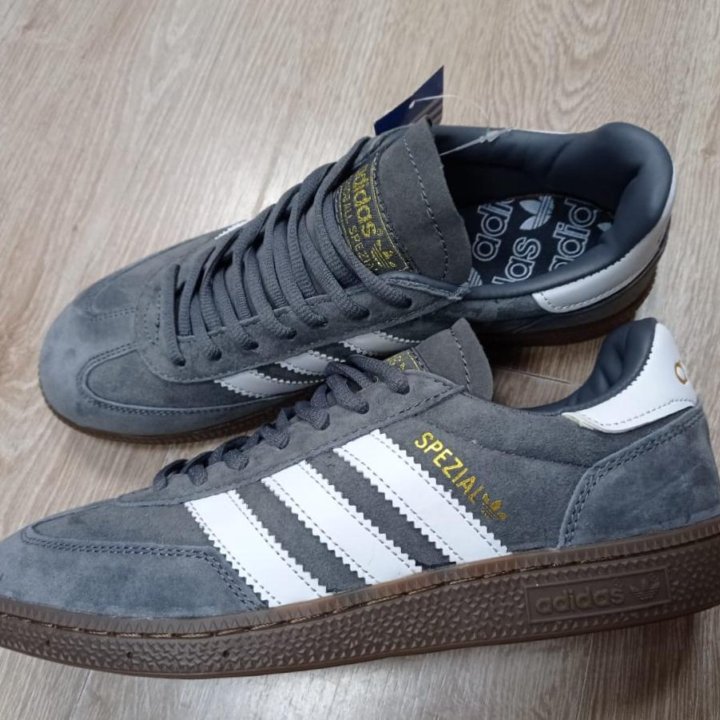 Кроссовки adidas spezial