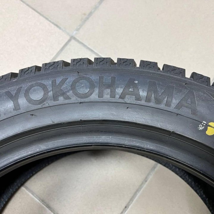 Yokohama Ice Guard IG55 215/55 R17 98T