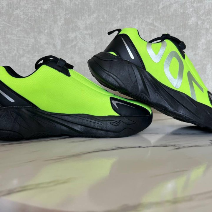 Кроссовки Adidas Yeezy 700