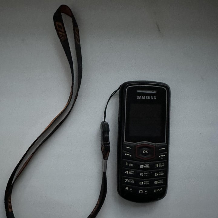 Телефон Samsung GT-E1080W