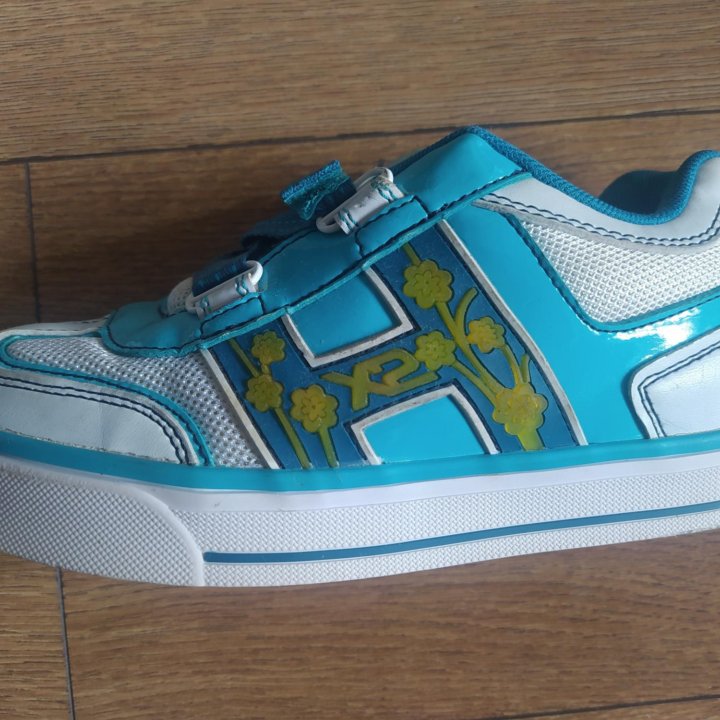 Heelys кроссовки на колесиках