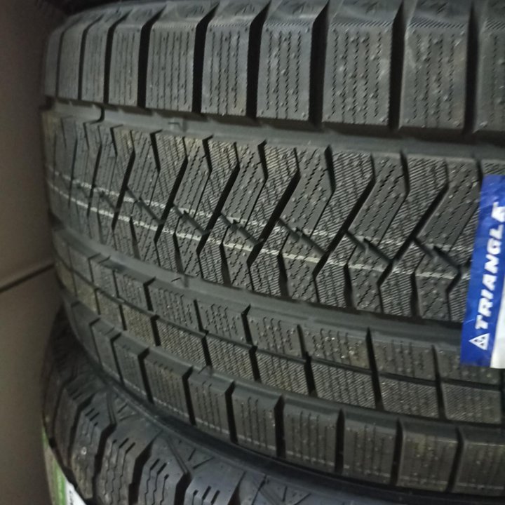 Зимняя резина 235/55 R-19 