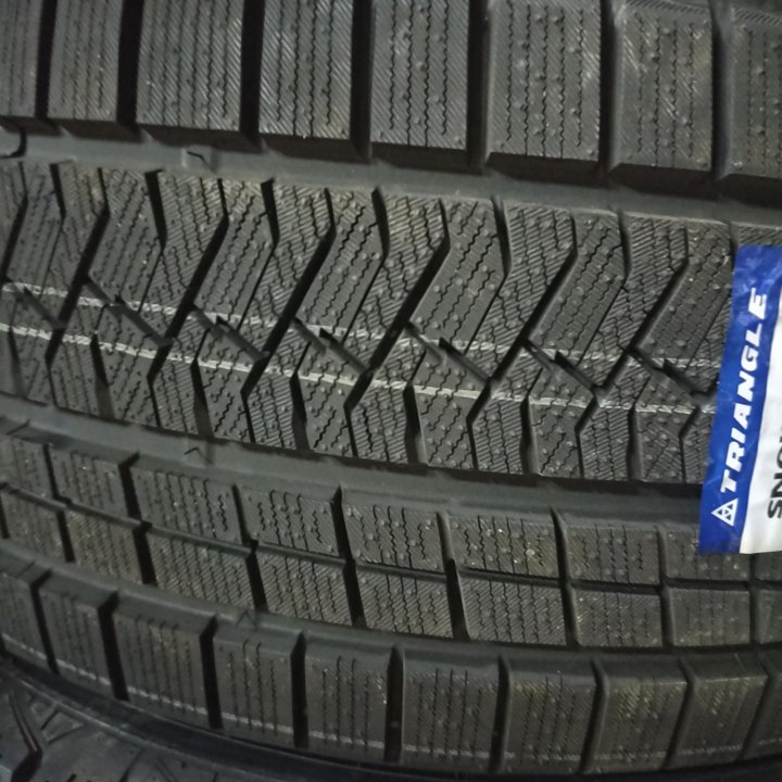 Зимняя резина 235/55 R-19 