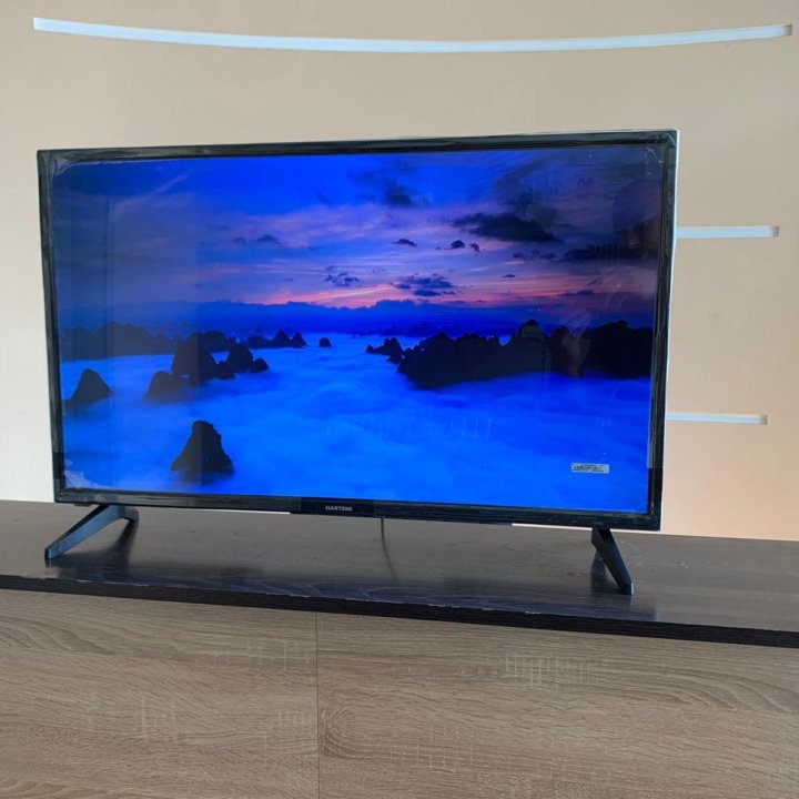 Телевизор Smart TV с Алисой диагональ 81см новый