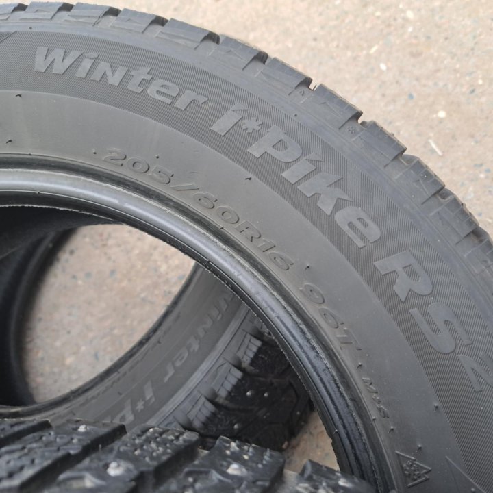 205/60/16 Hankook Winter i