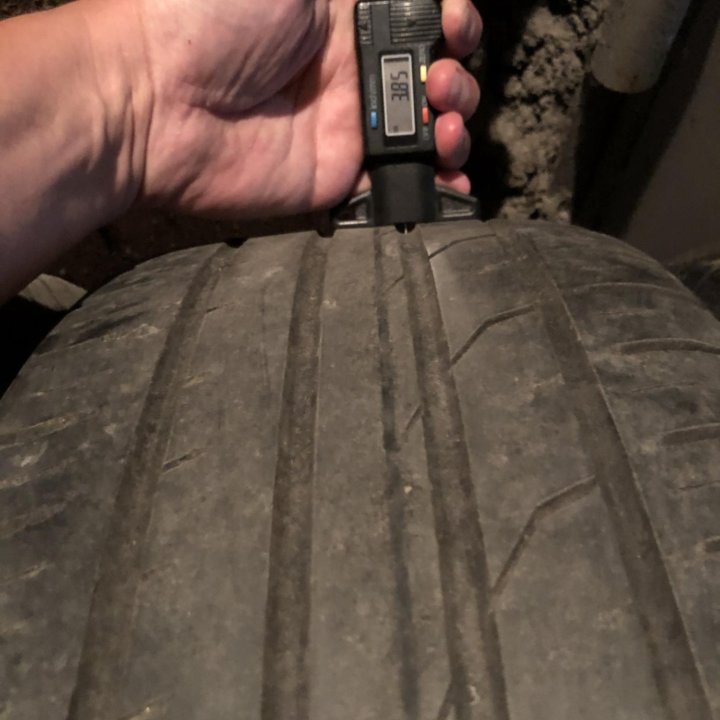 215/55 R17 шины летние Континенталь 4шт