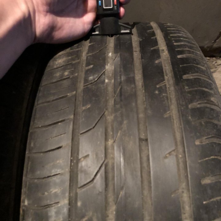 215/55 R17 шины летние Континенталь 4шт