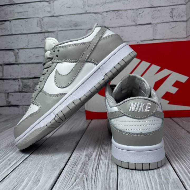 Кроссовки Женские Nike Dunk Low Retro