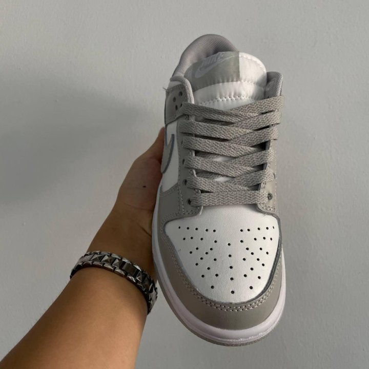 Кроссовки Женские Nike SB Dunk