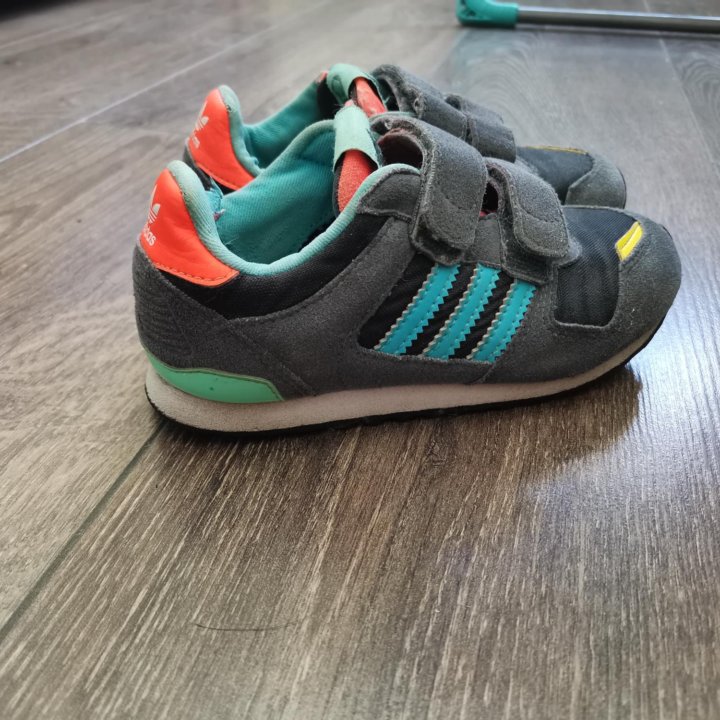 Кроссовки Adidas Original 27 размер