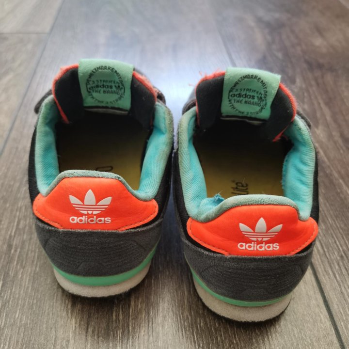 Кроссовки Adidas Original 27 размер