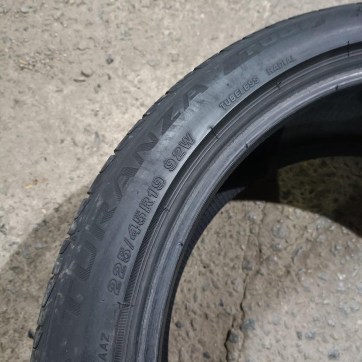 225/45R19 Bridgestone Turanza T001 (Лот №6818)