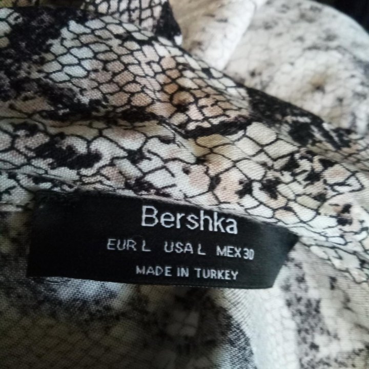 Рубашка (BERSHKA) L