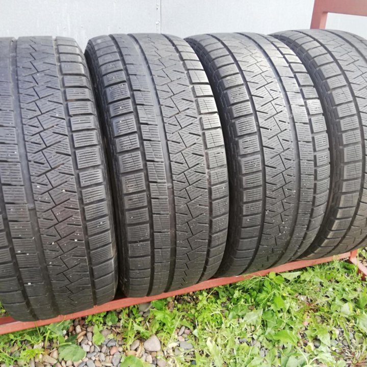 Комплект Pirelli Ice Asimmetrico 235/50 R18