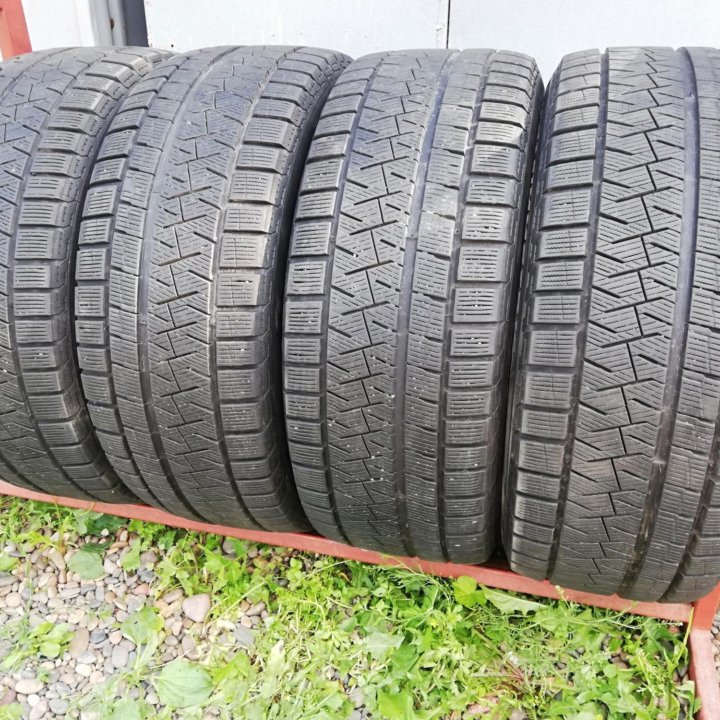 Комплект Pirelli Ice Asimmetrico 235/50 R18