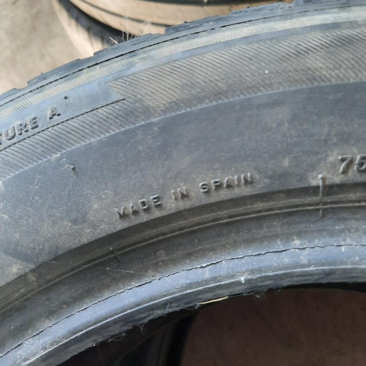 Bridgestone Т001, 215/55/17, 1шина