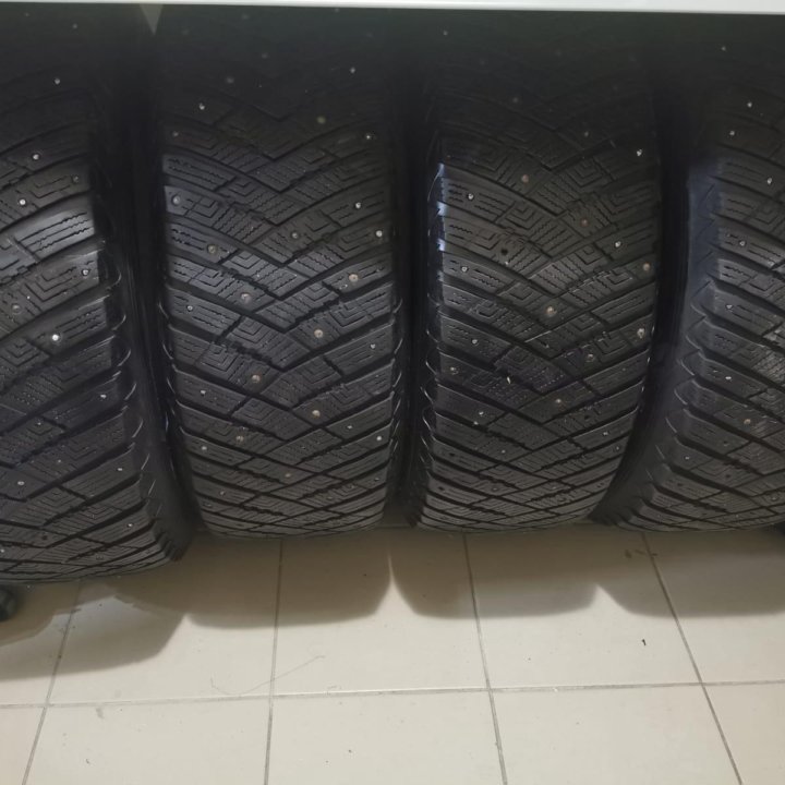 Goodyear Ultra Grip Ice Arctic 2 SUV 275/60 R20