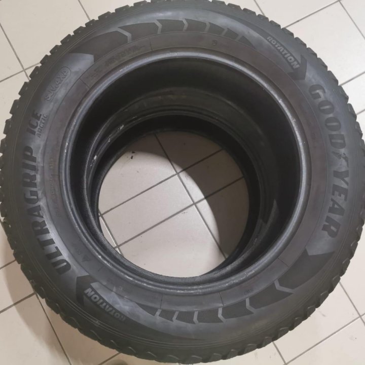 Goodyear Ultra Grip Ice Arctic 2 SUV 275/60 R20