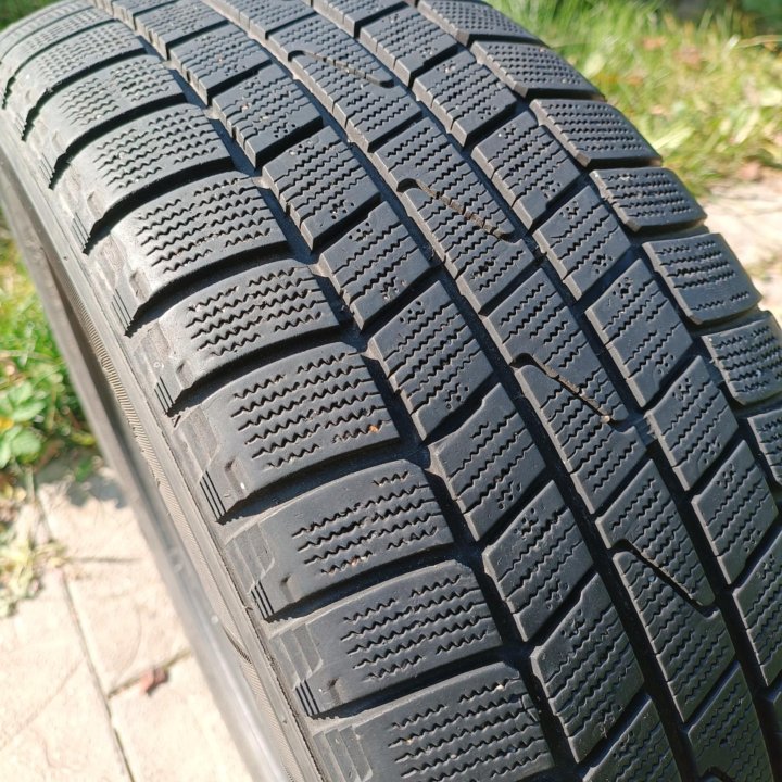 215/55/R17 Hankook