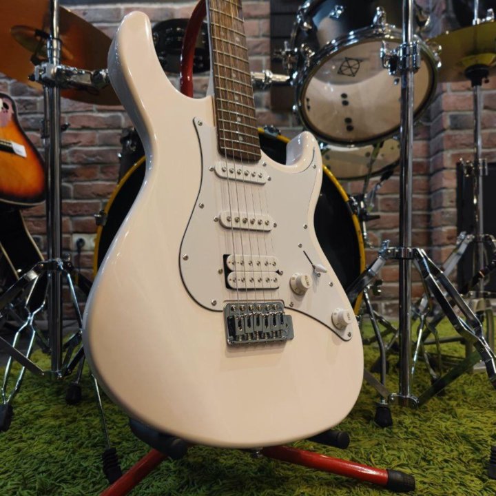 Электрогитара Cort (Stratocaster) + Чехол