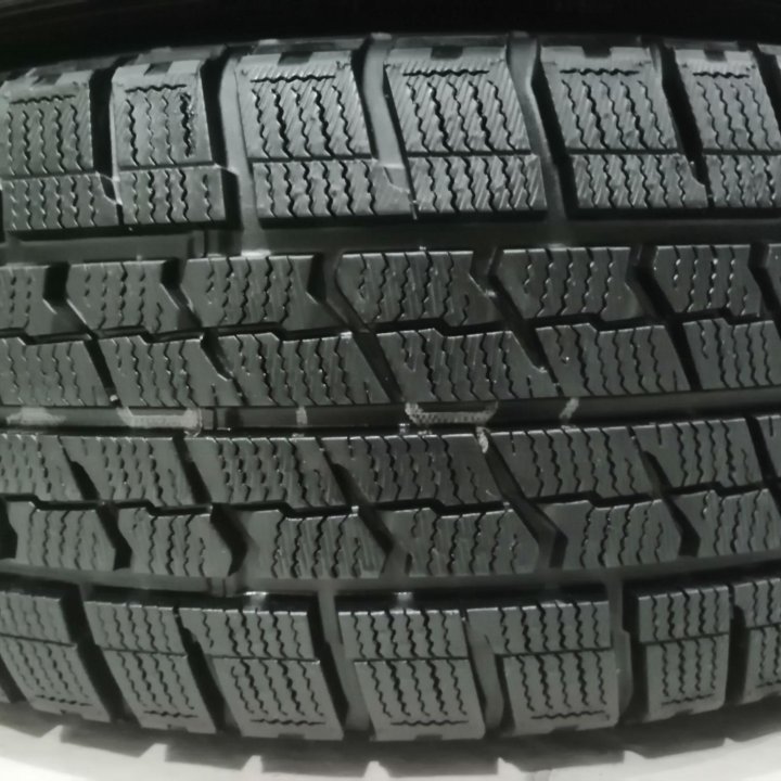 Комплект (№336) зимних шин 215/65R16 изЯпонии