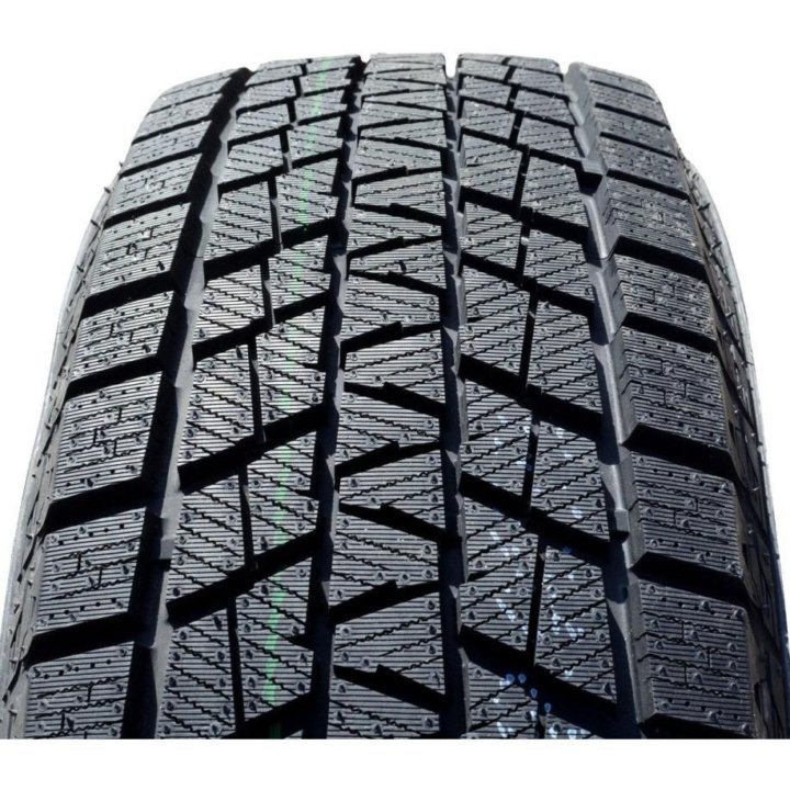 Зимняя резина 235/75 R-15 