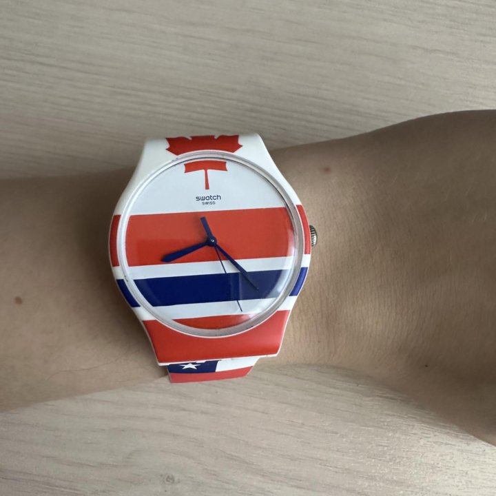 Часы Swatch в коробке