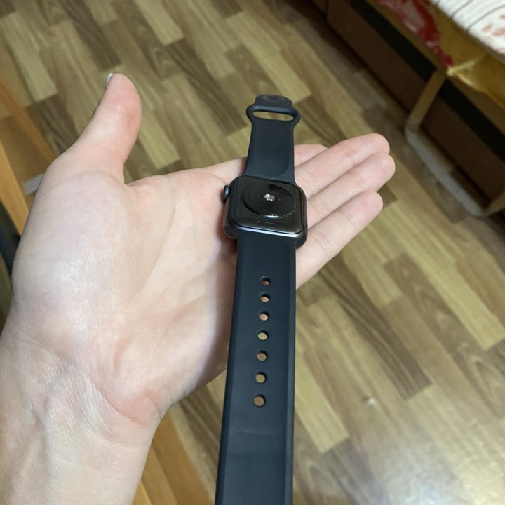 Часы Apple Watch SE 50mm