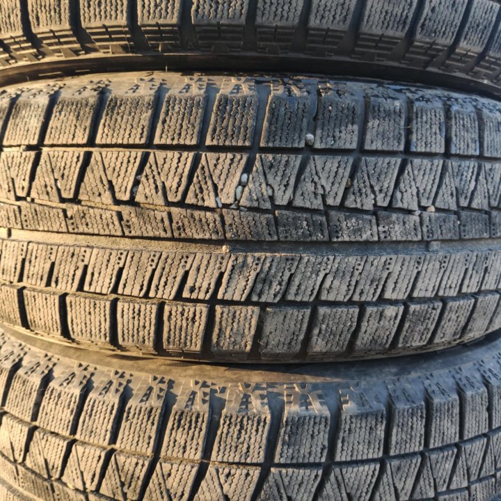 Bridgestone Blizzak Revo GZ, 215/65/16