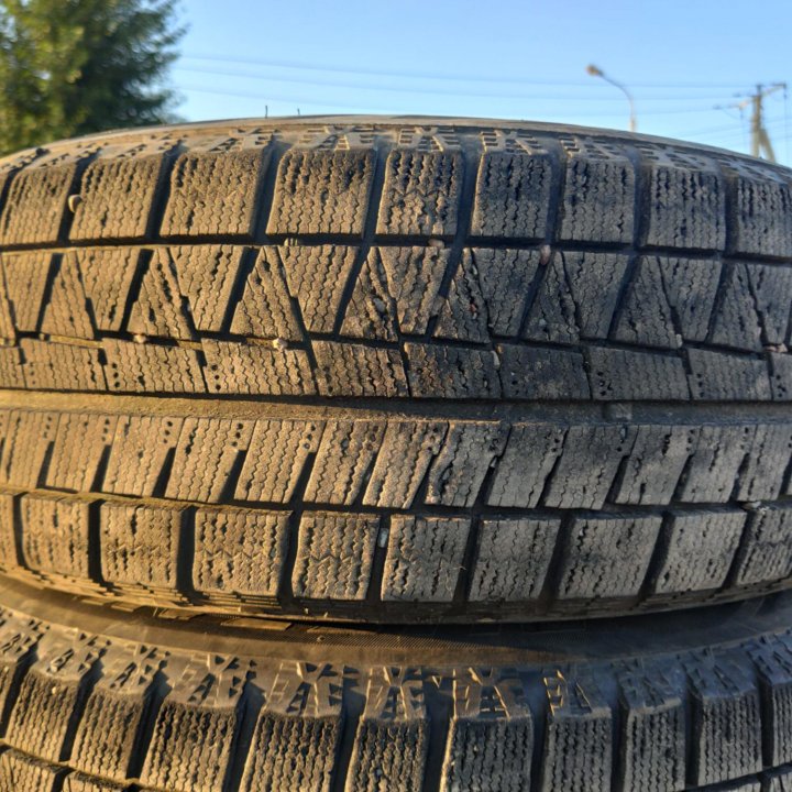 Bridgestone Blizzak Revo GZ, 215/65/16