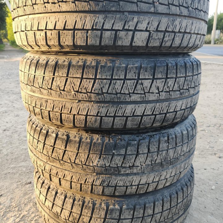 Bridgestone Blizzak Revo GZ, 215/65/16