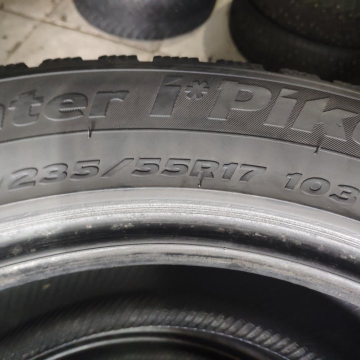 Hankook 235/55/17 зима 4шт