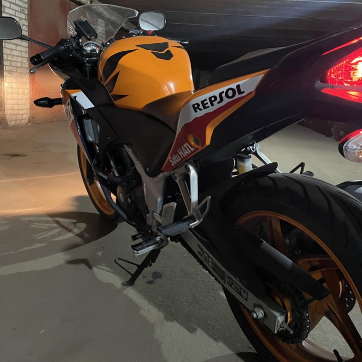 Honda CBR250R