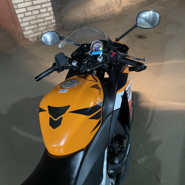 Honda CBR250R