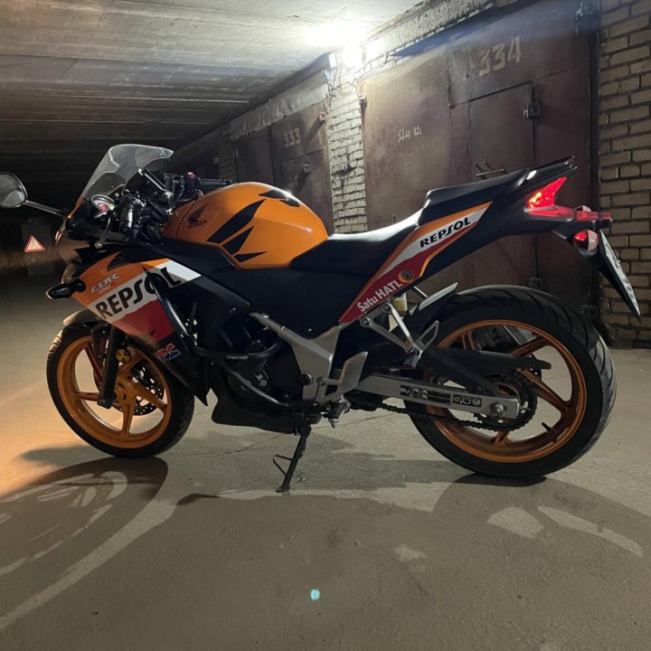 Honda CBR250R