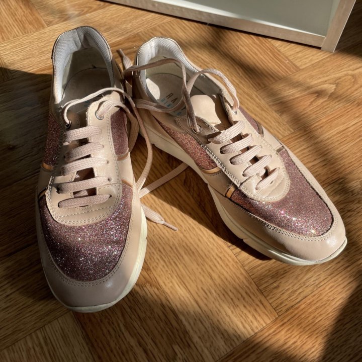 Кроссовках Ralf Ringer